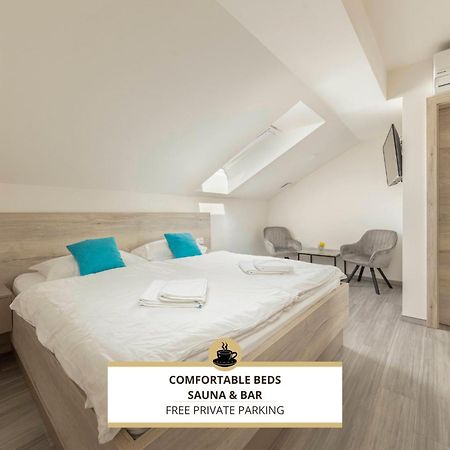 Rooms S Center 슬로벤스케코니스 외부 사진